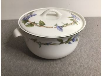 Wedgwood Vitro-China Blue Delphi Lidded Pan