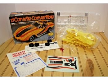 NOS ERTL MPC 75 Corvette Convertible Yellow 2 In 1 Plastic Model Kit 6360 1/25 Scale