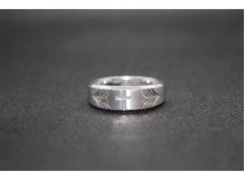 Men's Stainless Steel Men's Ring Wedding Band W/Engraved Cross Crucifix Size 10.25