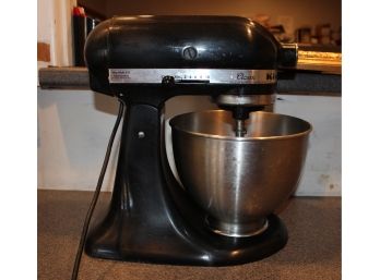 Kitchen Aid Classic Black Mixer W/Bowl & Hooks