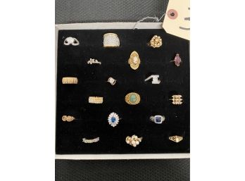 Group Of (18) Costume Jewelry Rings