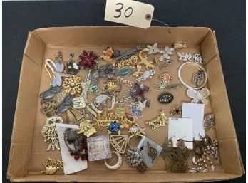 Tray Of Mixed Pins & Earrings