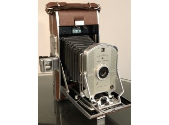 Vintage Polaroid Land Camera Model 95B - Collectible Condition
