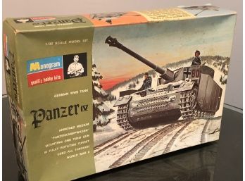 Original 1969 Monogram PANZER IV German WW2 Tank Model 1/32 Scale NOS