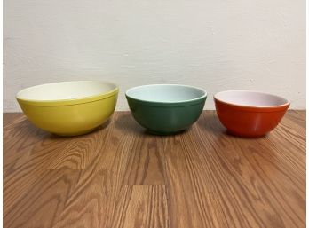 Vintage Pyrex Multi Colored Nesting Bowls