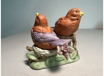 Vintage Nest Birds Royal Crown Salt & Pepper Shakers