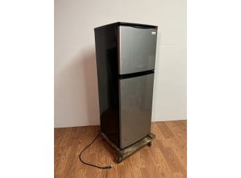 Magic Chef Fridge With Freezer