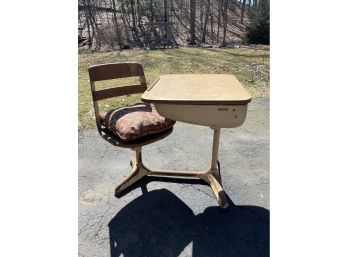 School Desk With Attached Chair - DIY Project