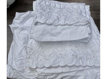Pottery Barn Queen Size 100 Organic Cotton Sheet Set With 3 Pillow Cases Very Nice Embroidered Design