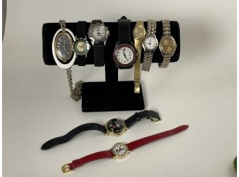 VINTAGE WATCH LOT INCLUDES MICKEY AND MINNIE WATCHES AND MORE
