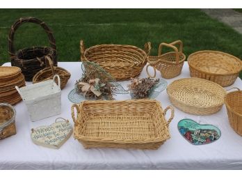 Lot 2 Of Collectible Baskets 10 In All Plus Extra's