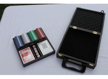New Poker Set In Very Nice Wood Box With 'BCG' Cards, Dice And Poker Chips