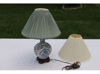 Nice Looking Ceramic Lamp By Reliance Lamp Co. With Two Shades 19' Tall