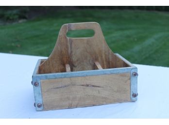 Collectible Cynthia Rowley Stamped Wood And Metal 6 Pack Bottle Holder Crate