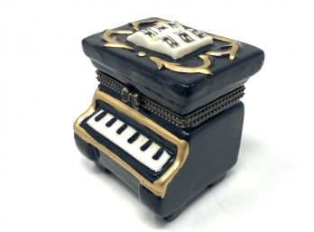 Vintage Piano Pillbox