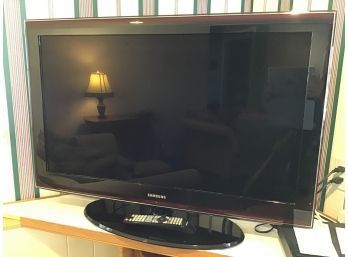 Samsung 39 Inch TV  With Remote (Family Room)