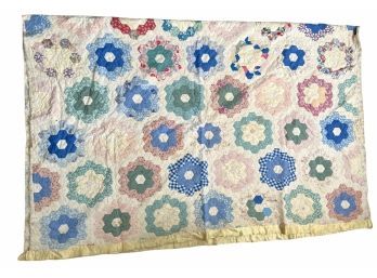 Antique Handmade Quilt 55' X 72' (F)