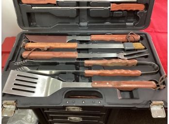 Brookstone Heritage Professional Barbecue Tool Kit Nice Heavy Duty Grade Grill Tools In Case Good Condition