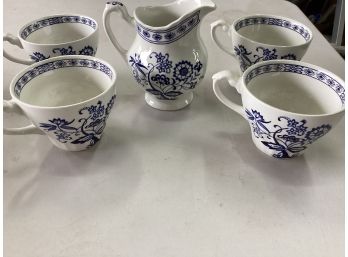 Set Of 4 Porcelain Cups And Creamer, J&g Meakin Classic White England
