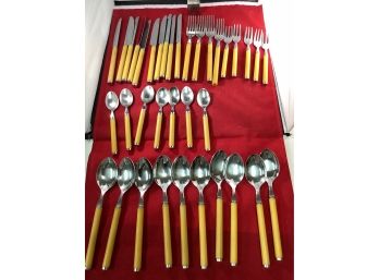 Villeroy & Boch Flatware Set 18/10 Made In Italy 10 Knifes, 10 Tablespoons, 9 Forks, 7 Tea Spoons