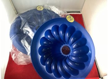 2 Brand New Smartware Bakeware Silicone 9 Bundt Cake Pan Jello Mold Hot Or Cold