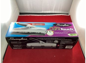 Brand New In The Box Swingline High Capacity Light Touch Desktop Punch 20 Sheets 2-3 Hole