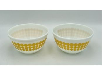 Pair Of Vintage Pyrex Polka Dot 1.5 Quart Mixing Bowls