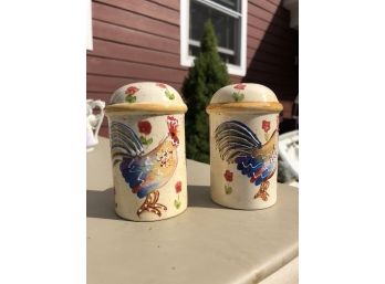 Rooster Motif Salt And Pepper Shakers