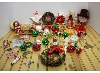 Mixed Lot Of Assorted Christmas/Holiday Ornaments