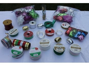 Full Lot Of Ribbons And Bows - All Your Christmas Colors In Different Sizes (See Pics)