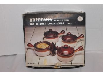 Brittany Stoneware Set Of Four Onion Soup Crocks  With Lids - In Box