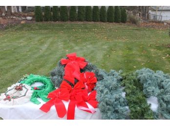 Wreathes, Garland And Bows