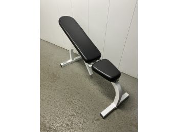 A PARABODY SERIOUS STEEL INCLINE WORKOUT BENCH WITH 7 ADJUSTMENTS