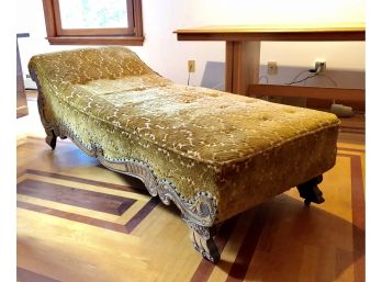 Antique Wooden Victorian Daybed Or Fainting Couch