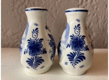 Nice Blue And White Salt And Pepper Shakers