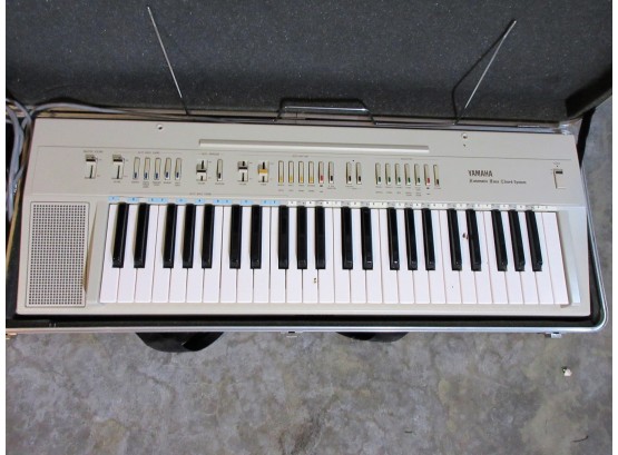 Yamaha Electric Keyboard ABCS System In Hard Case