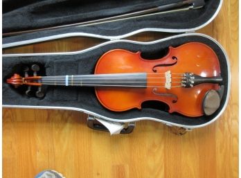 Scherl & Roth  Violin In Case With Bow