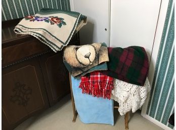 Assorted Afghans And Throws  Quilt Rack