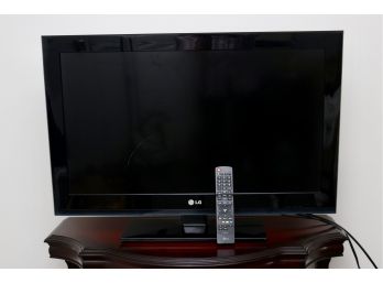 LG 32'1080p LCD Flat Screen TV - Model No. 32CS560 And Remote