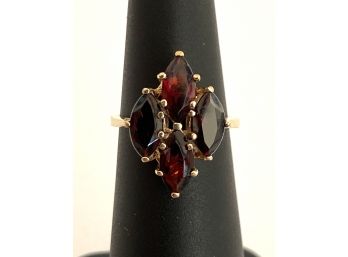 Vintage 14K Yellow Gold & Garnet Ring