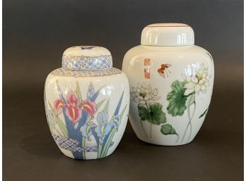 A Pair Of Compatible Urns, Japan