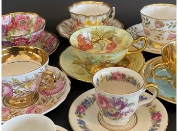 A Very Pretty Selection Of Vintage Tea Cups & Saucers
