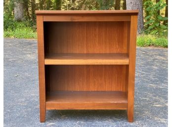A Simple, Transitional Bookcase
