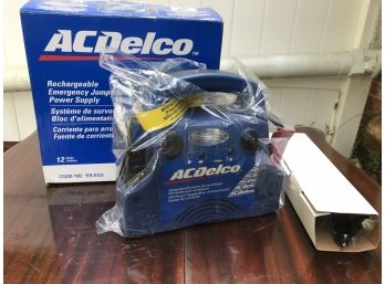 AC Delco Rechargeable Emergency Jumpstart Power Supply