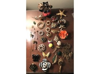 Very Large Lot Of Vintage Pins