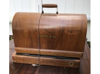 Vintage Singer Sewing Machine With Dome Top Case