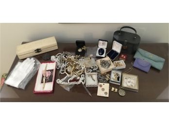 Large Lot Of Jewelry & Miscellaneous Items