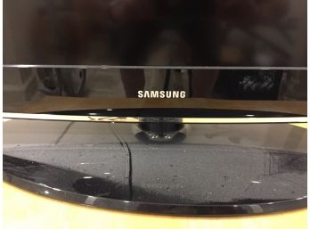 Samsung 37' Flat Screen TV