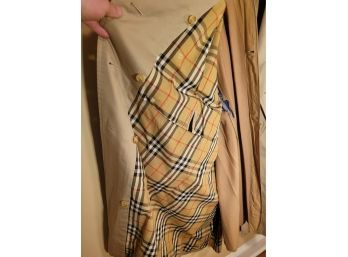 Vintage Men's Burberrys Rain Coat.    Great Shape