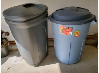 2 Garbage Cans
